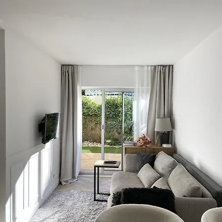 Apartment Avec Piscine Jardin Sur *